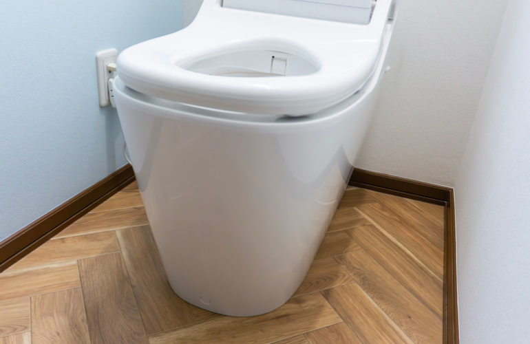 【パーツ別に解説】トイレの耐久年数の目安と交換時期のサイン・長持ちさせるコツとは？